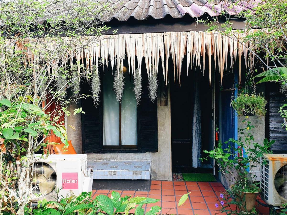 Artist'S Place Trat Exterior photo